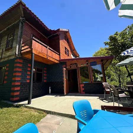 住宿加早餐酒店 Dervisoglu Dag Evi Çamlıhemşin